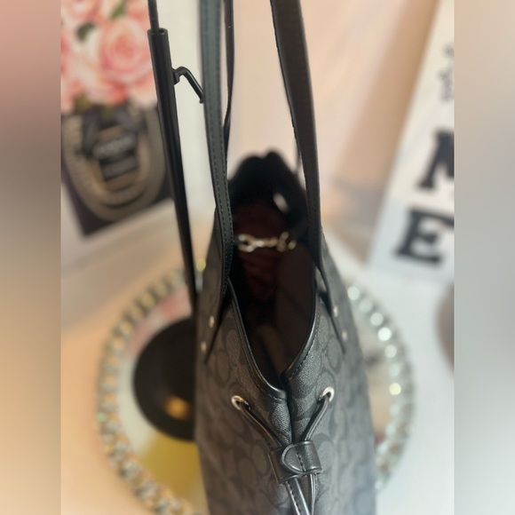 Coach F57842 Signature Drawstring Carryall Shoulder Bag - Picture 6 of 15